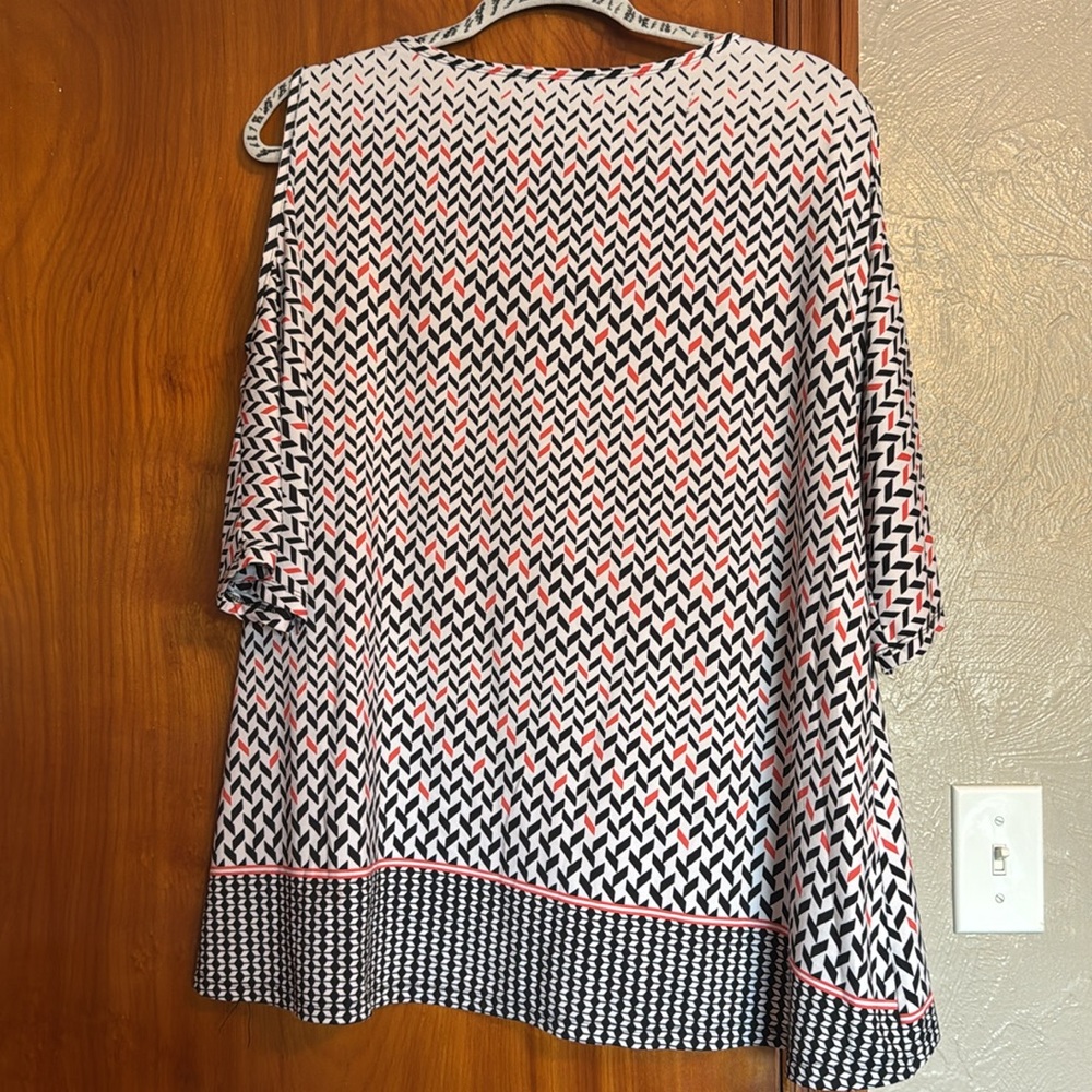Top - Picture 4 of 4